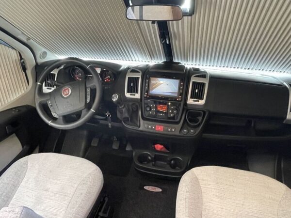 Camping-car LMC H 737 G Breezer 150 ch Lits simples Satellite Navi Caméra