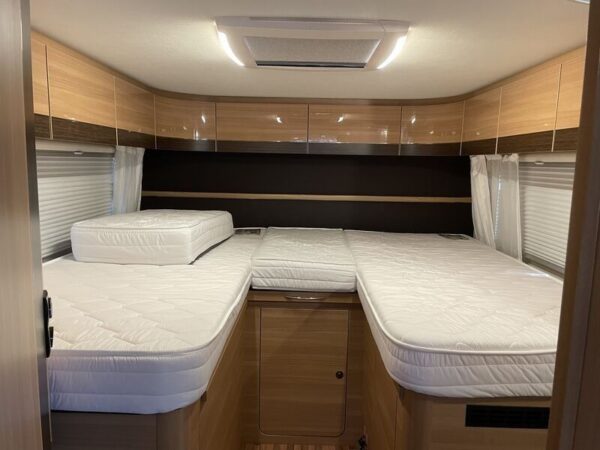 Camping-car LMC H 737 G Breezer 150 ch Lits simples Satellite Navi Caméra